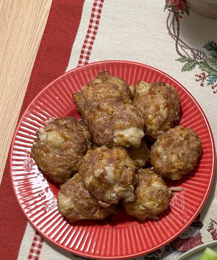 Кюфтенца с моцарела
