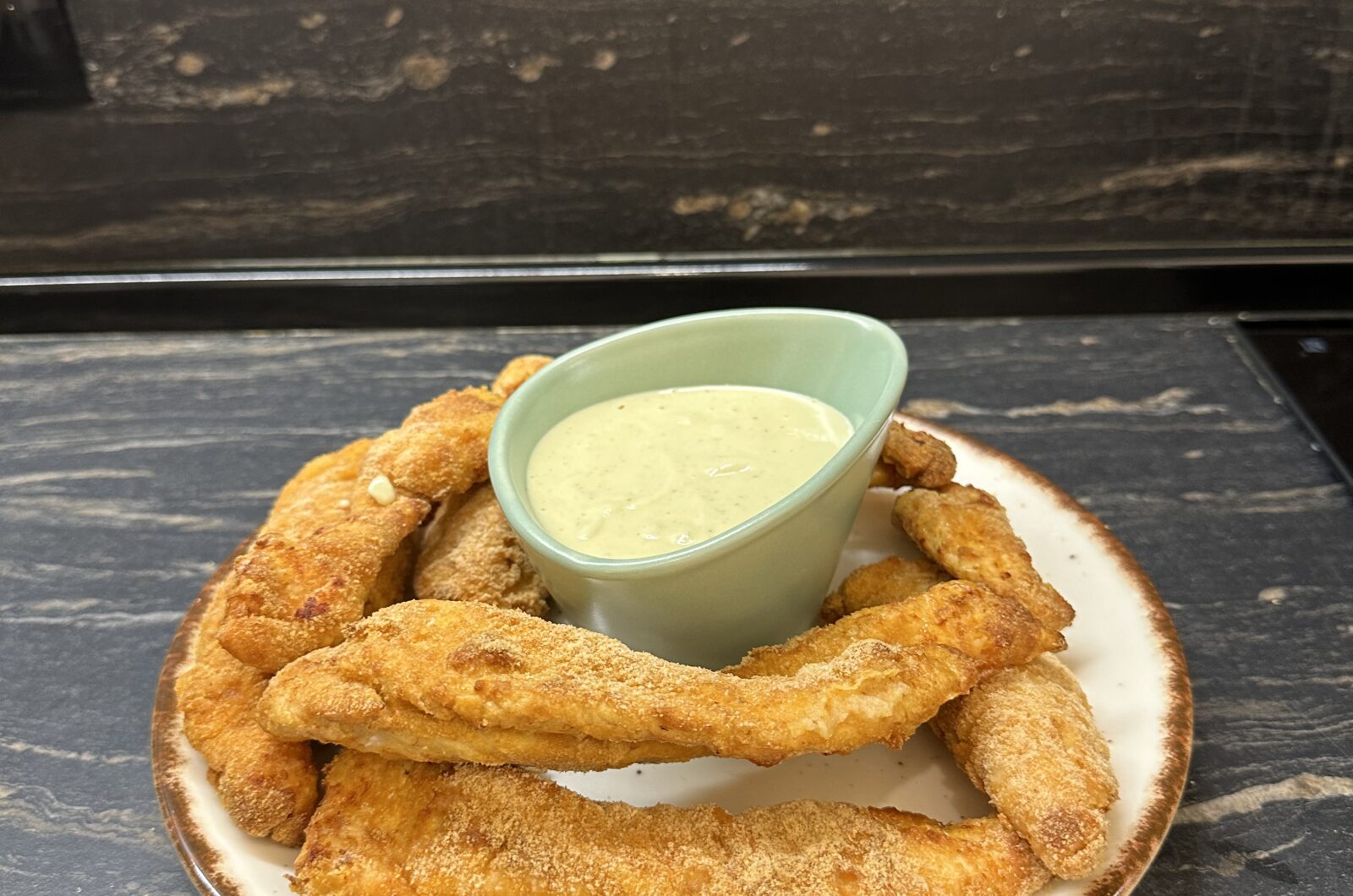 Панирани пилешки филенца